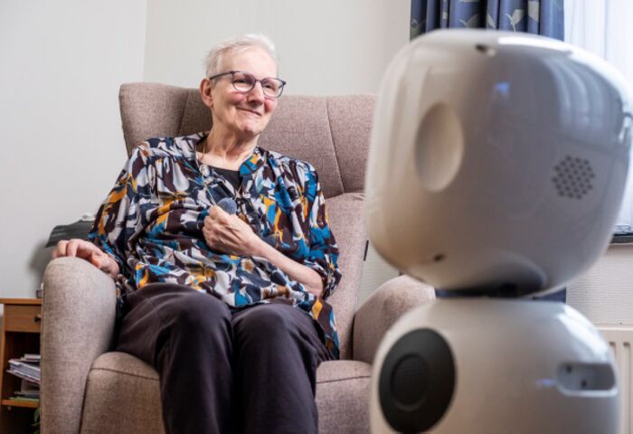 Hertek en BOM investeren in de sociale zorg assistent startup SARA Robotics